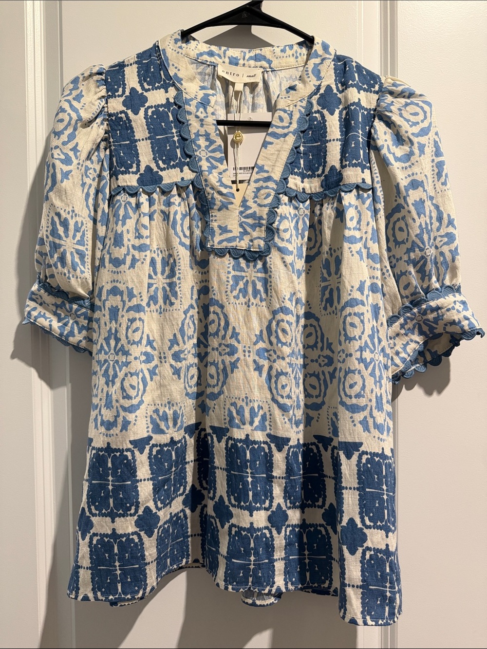 entro Blue and White Printed Boho Blouse